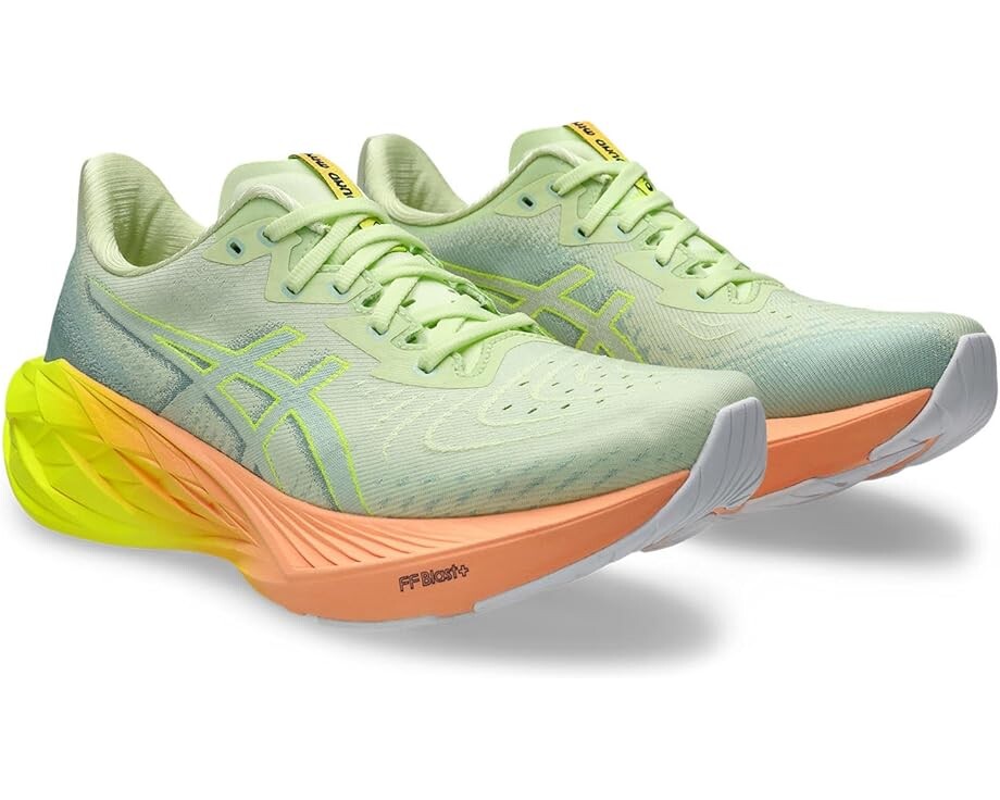 

Кроссовки ASICS Novablast 4 Paris, цвет Cool Matcha/Safety Yellow