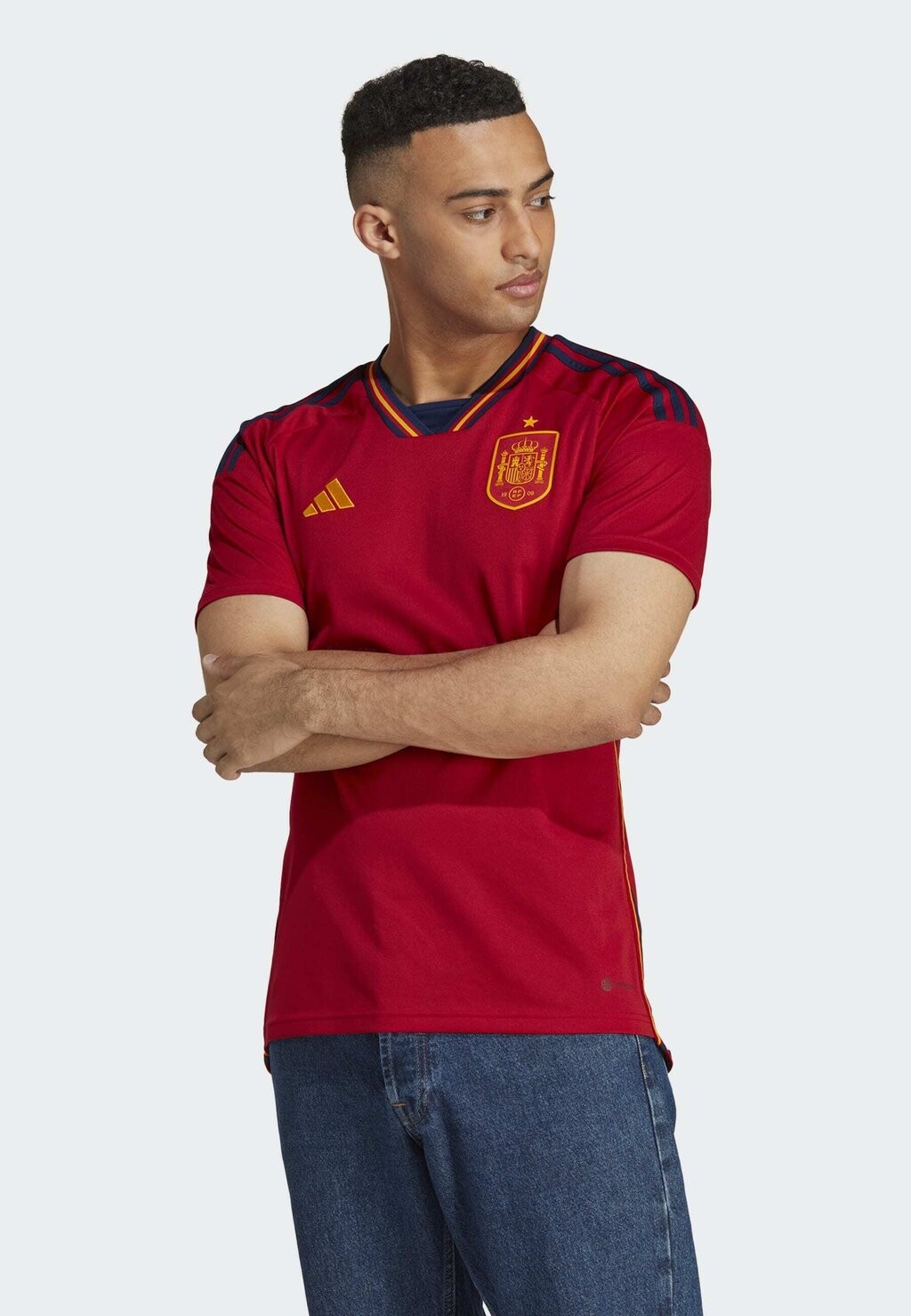 

Спортивная футболка Adidas