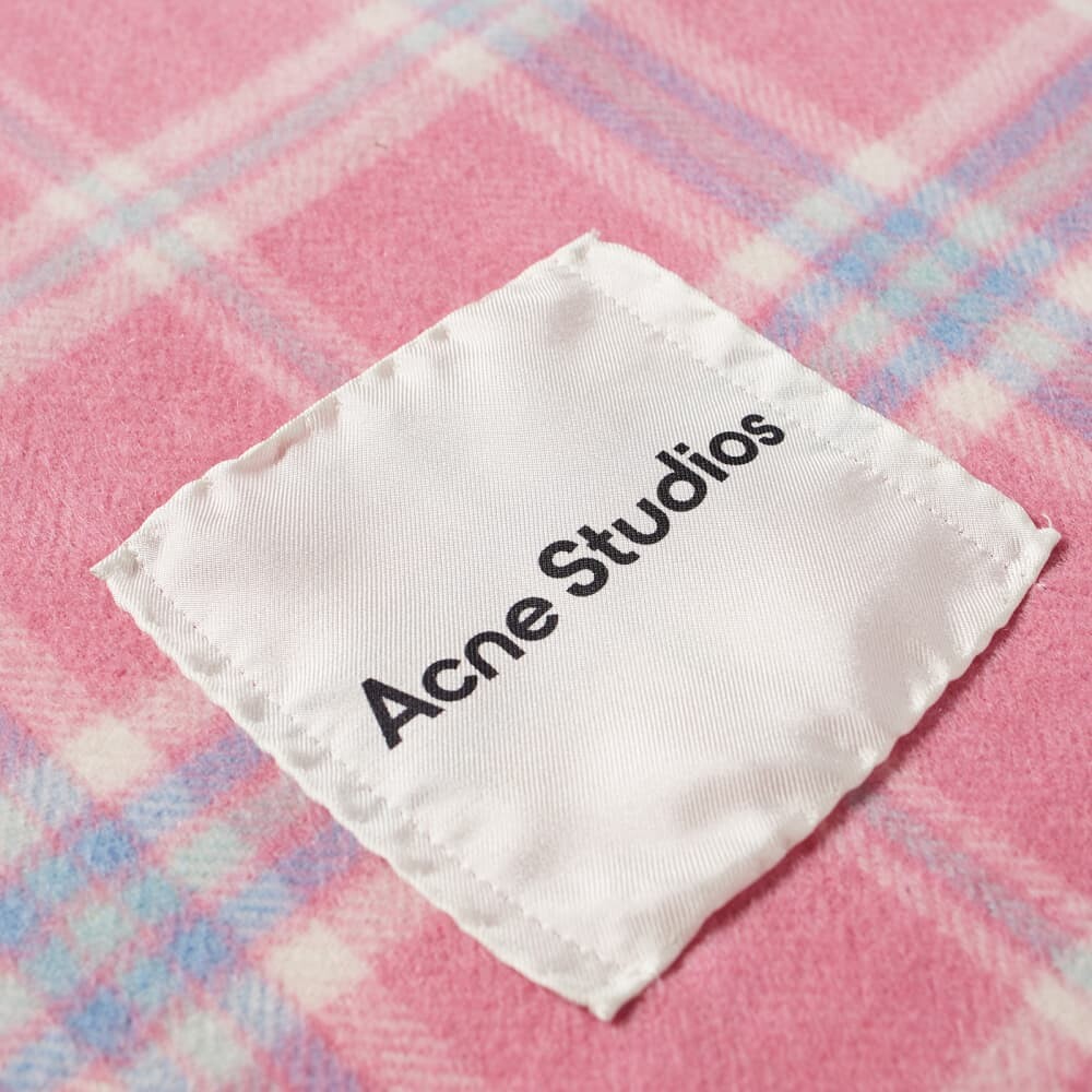 

Acne Studios Veken Кашемировый шарф в клетку