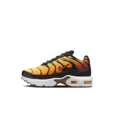 

Кроссовки Nike Air Max Plus, цвет Black/Bright Ceramic/Resin/Pimento