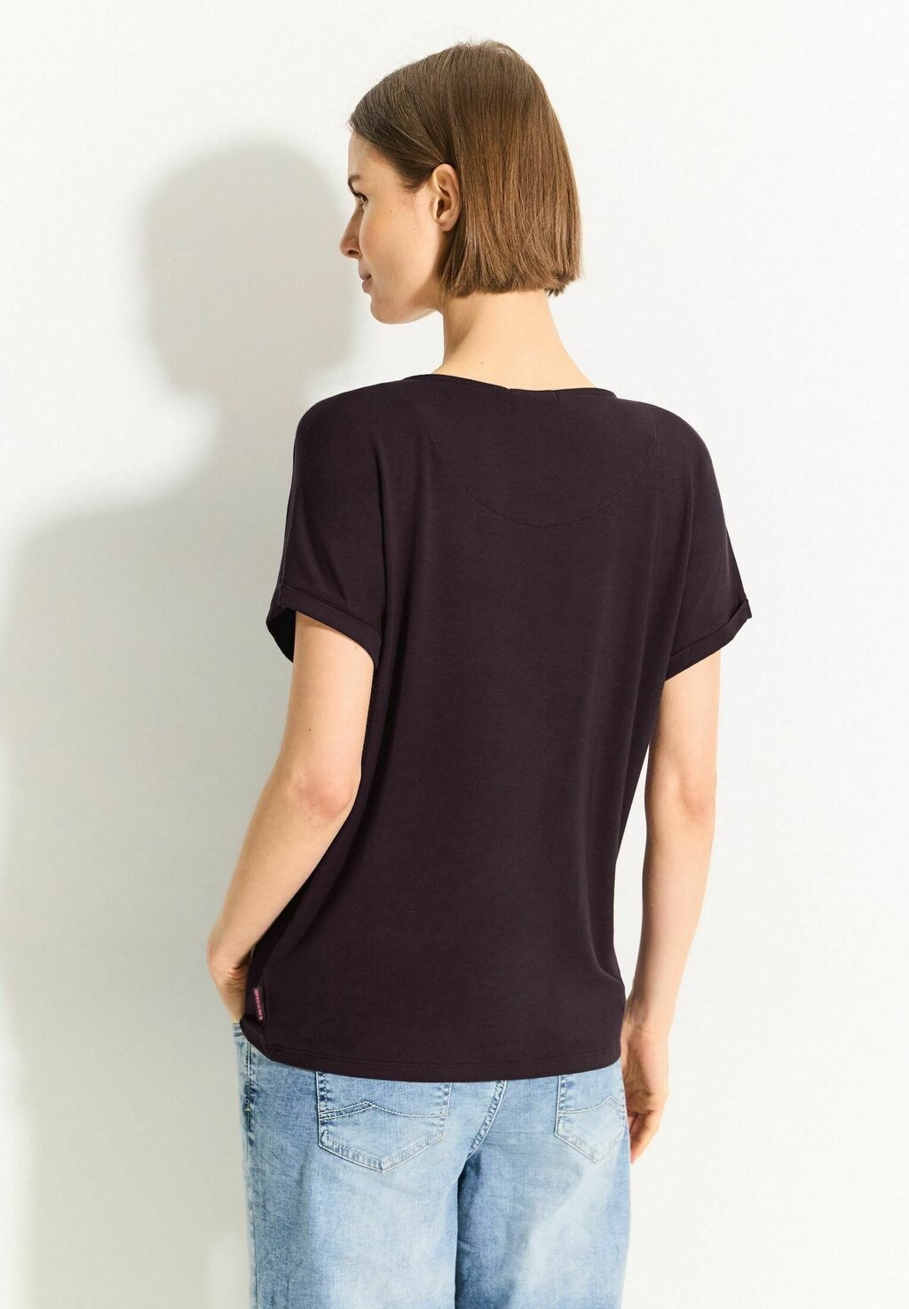 

Футболка базовая V-Neck Cecil, красная
