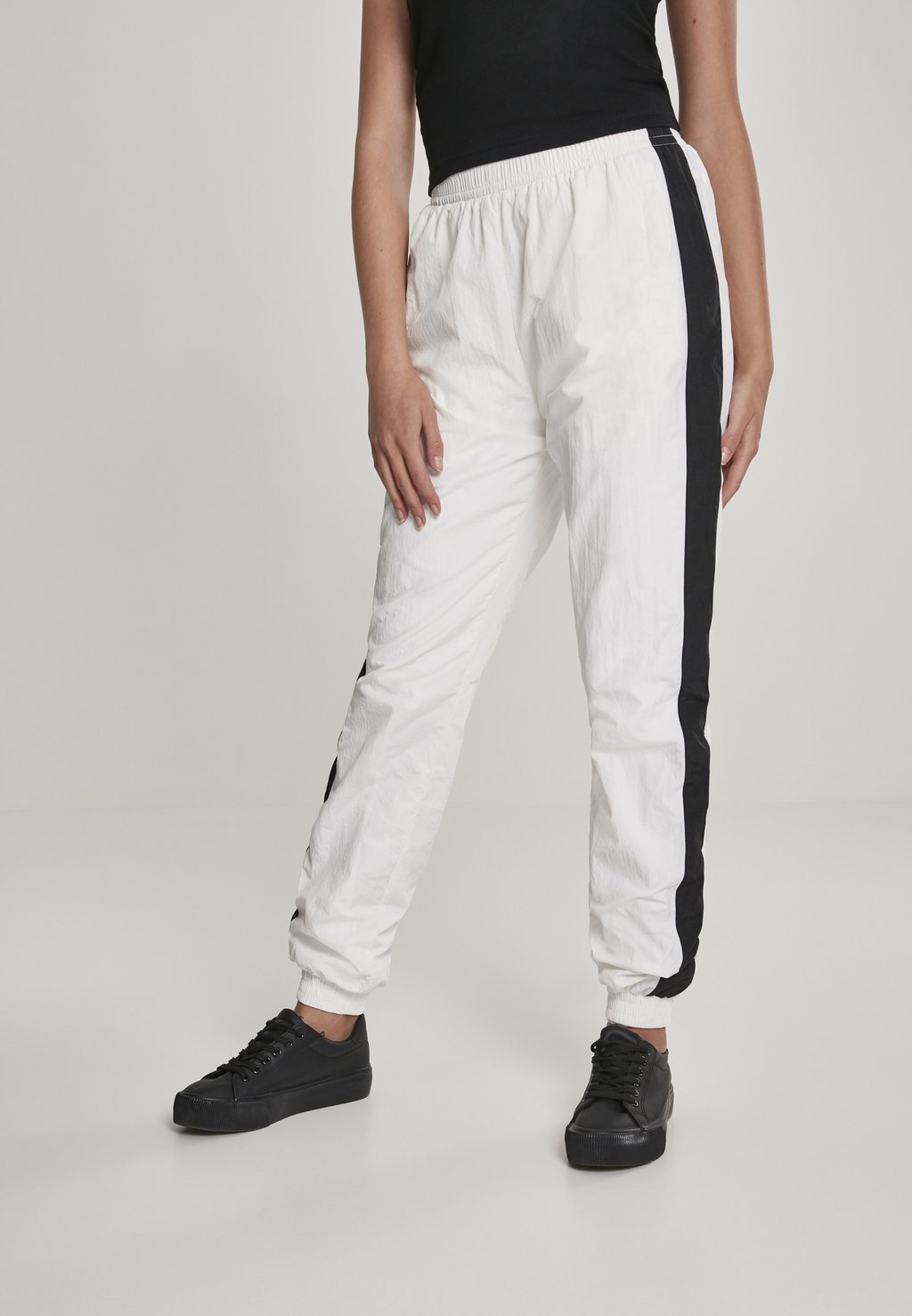 Спортивные брюки Ladies Striped Crinkle Pants Urban Classics, цвет wht/blk перчатки ccm tacks as 580 sr blk wht 14