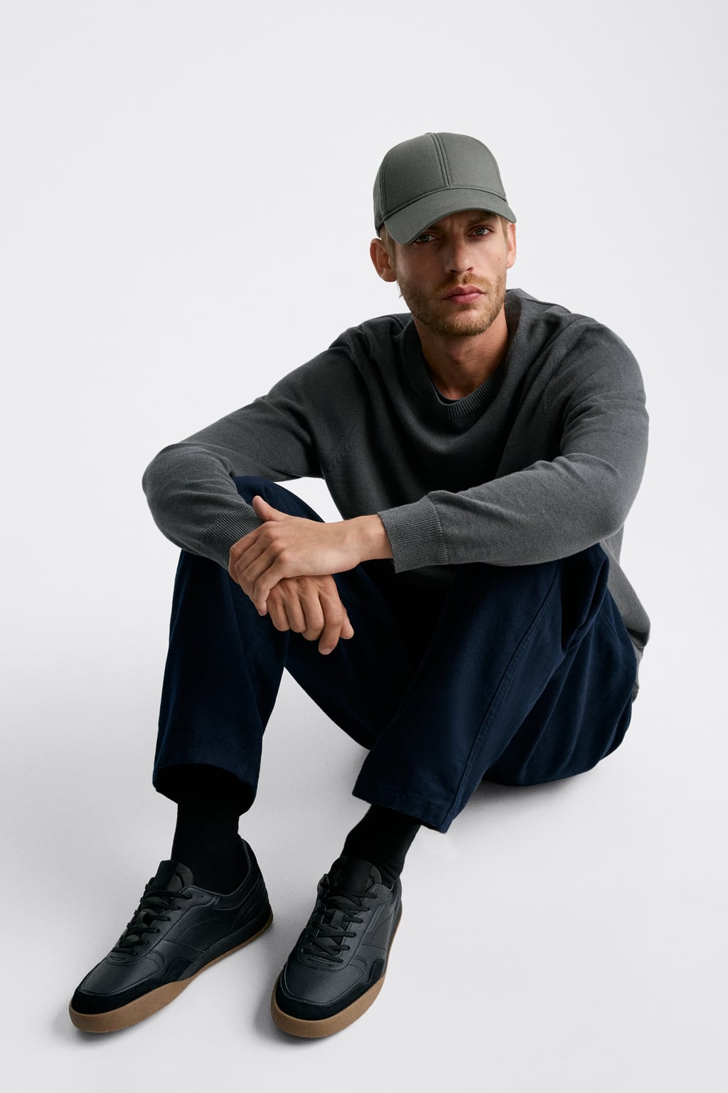 

Кроссовки ZARA, черный