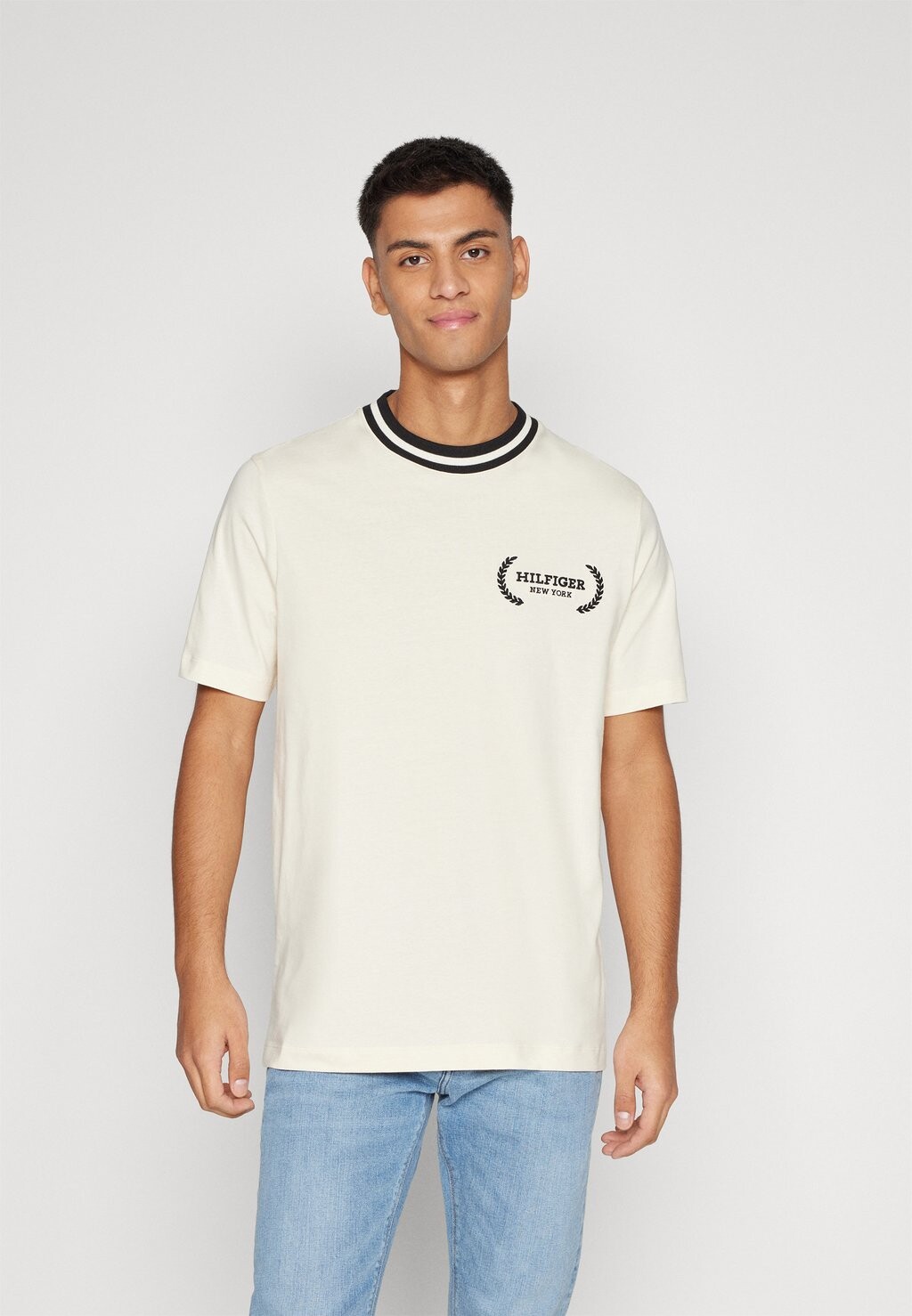 

Футболка с принтом LAUREL TIPPED TEE Tommy Hilfiger, бязь