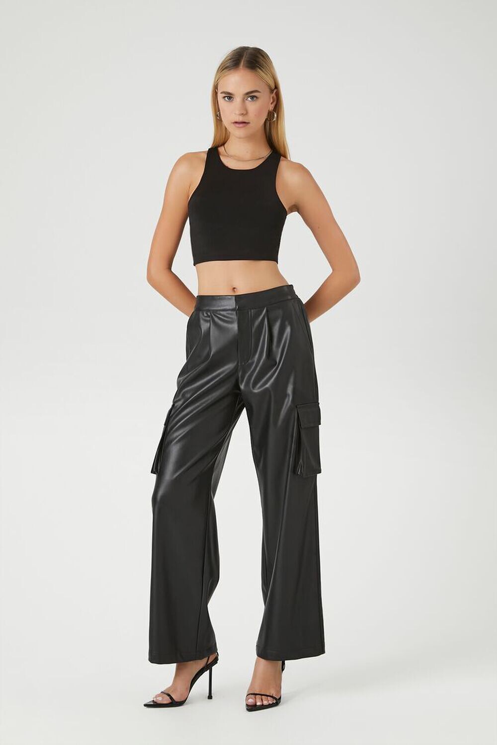 

Брюки-карго из искусственной кожи с высокой посадкой Forever 21, черный