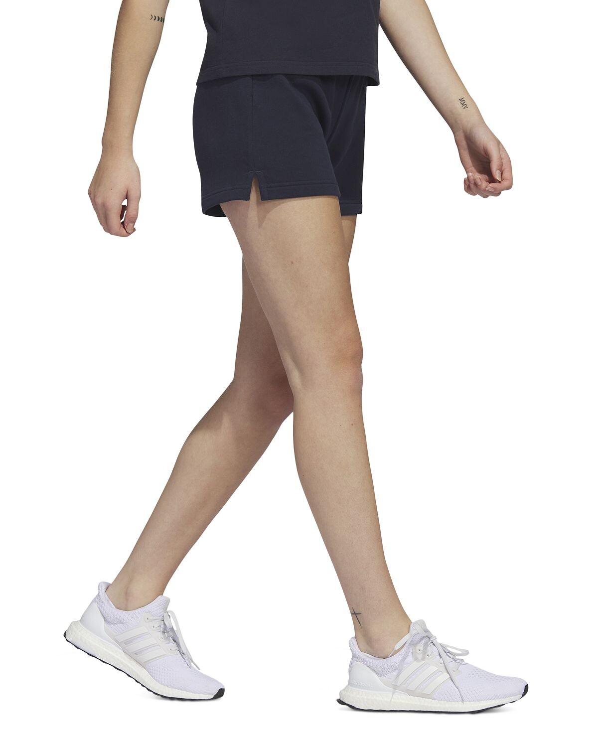 

Женские шорты Americana Essentials из френч терри adidas, темно-синий