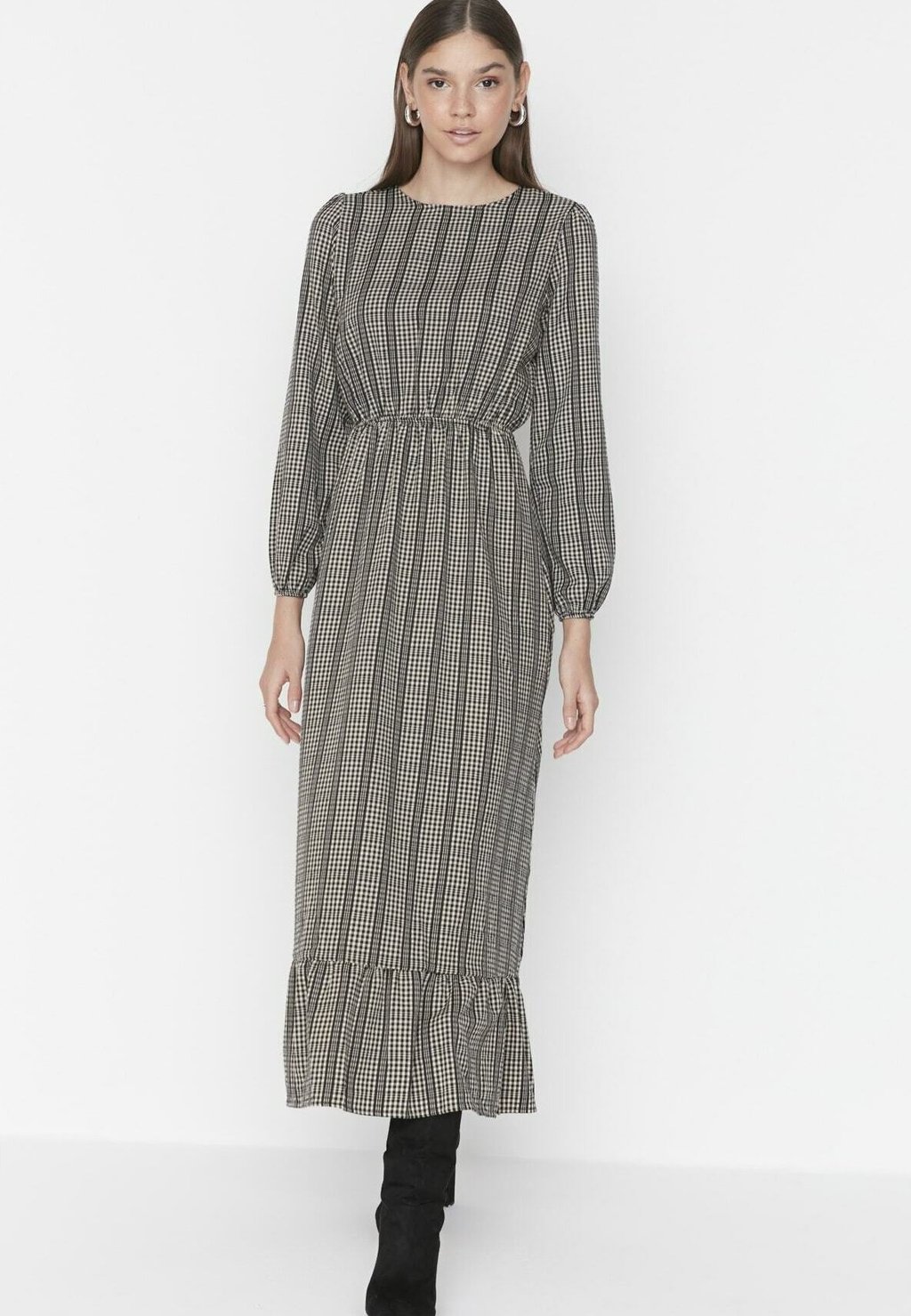 

Летнее платье Trendyol Modest, черный