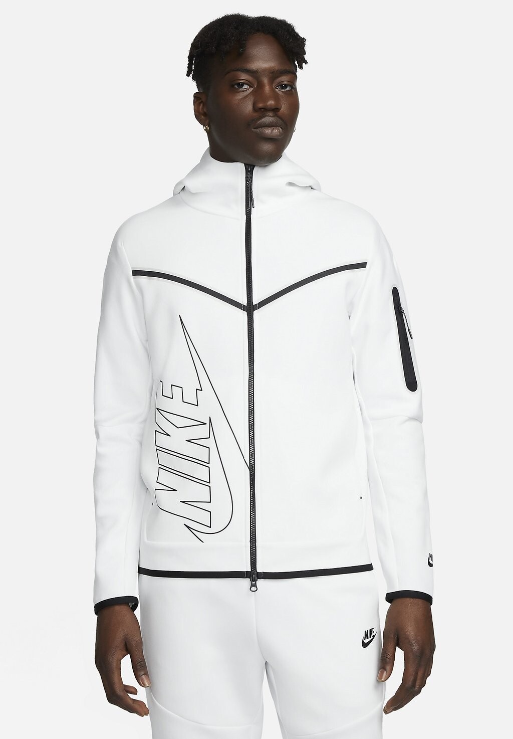 

Толстовка на молнии Nike