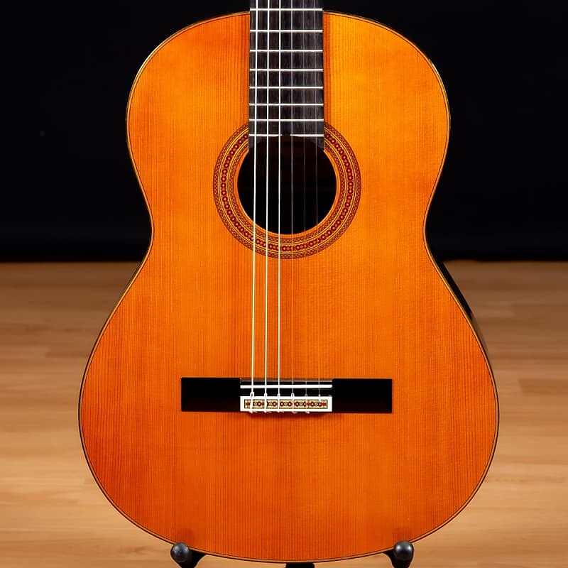 

Акустическая гитара Yamaha GC32C Nylon String Classical Guitar - Cedar Top SN IJJ346A
