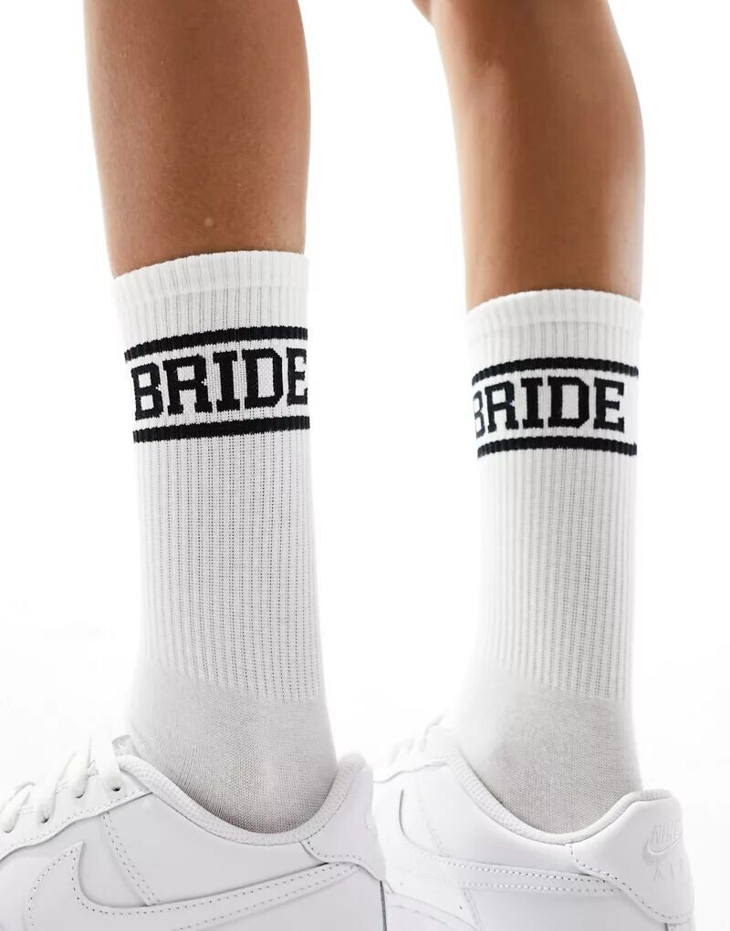 

Черные носки с надписью Six Stories "Bride"