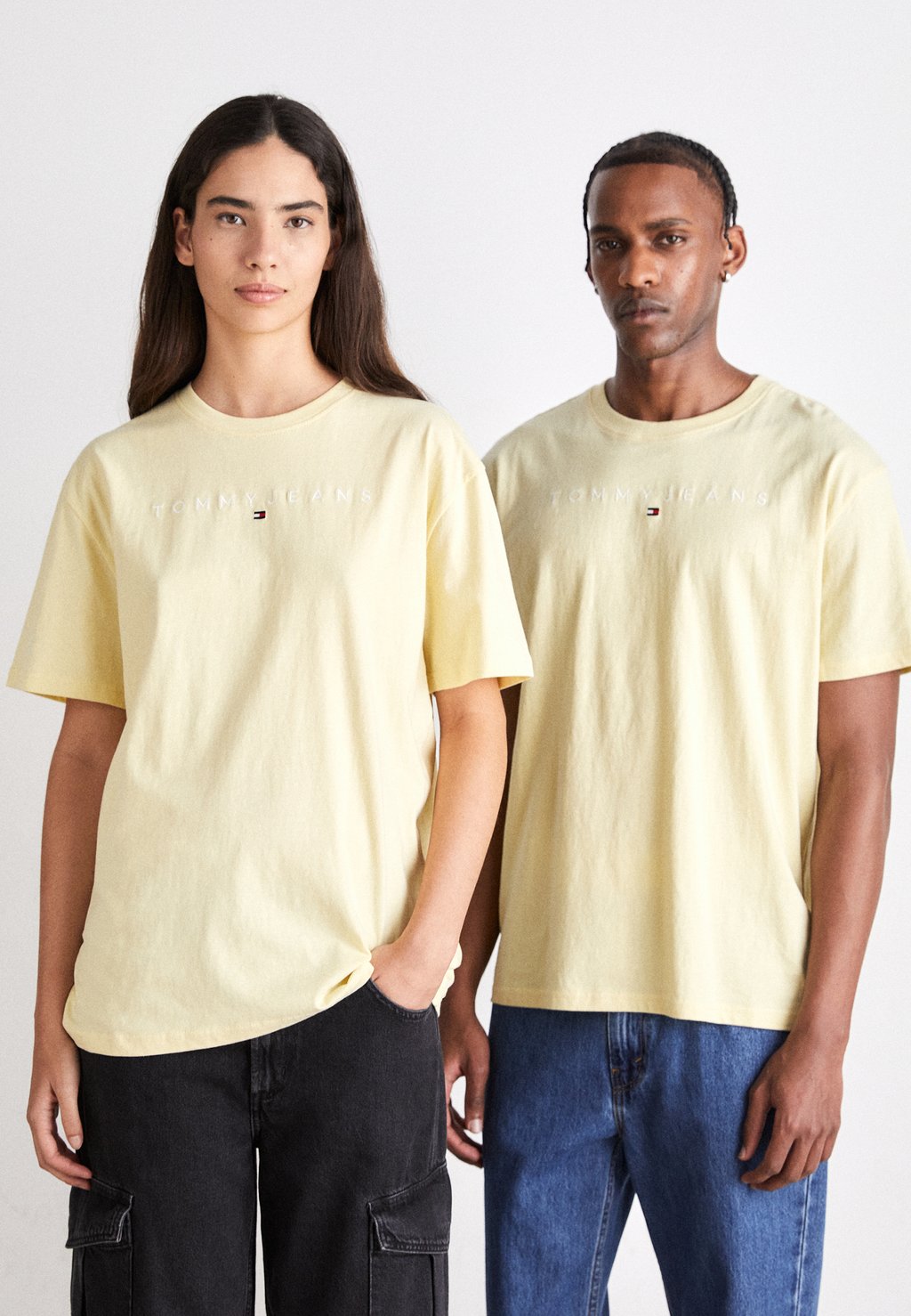 Базовая футболка Linear Logo Tee Unisex Tommy Jeans, цвет lemon zest
