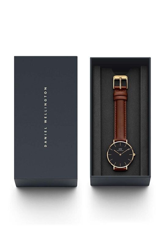 

Дэниел Веллингтон смотрит Petite 32 St Mawes Daniel Wellington, золотой
