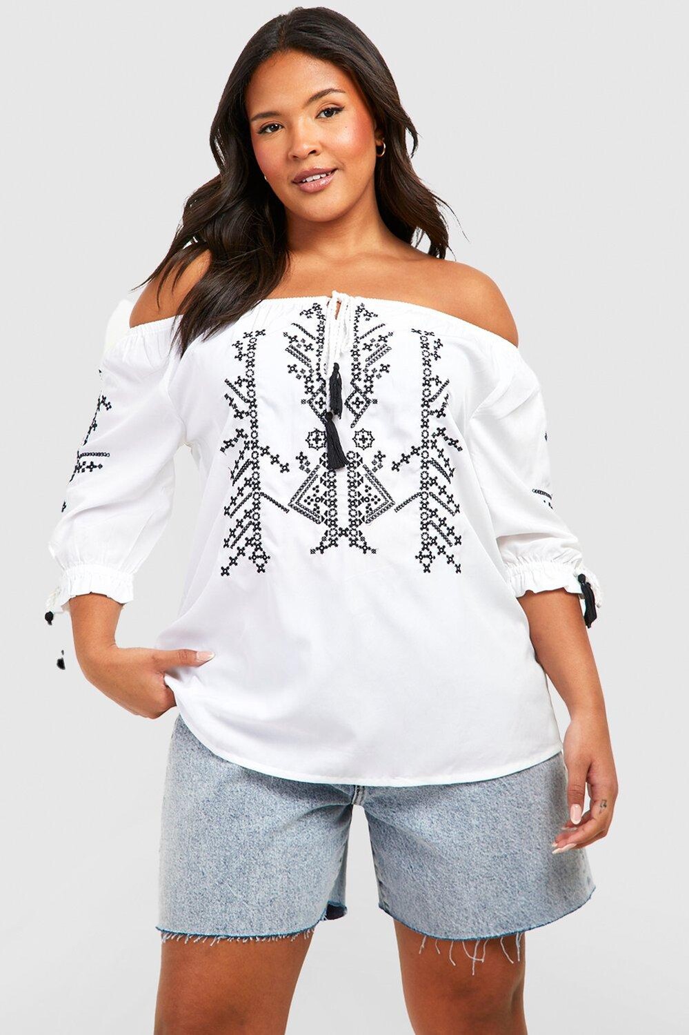 топ с открытыми плечами с вышивкой Boohoo, белый