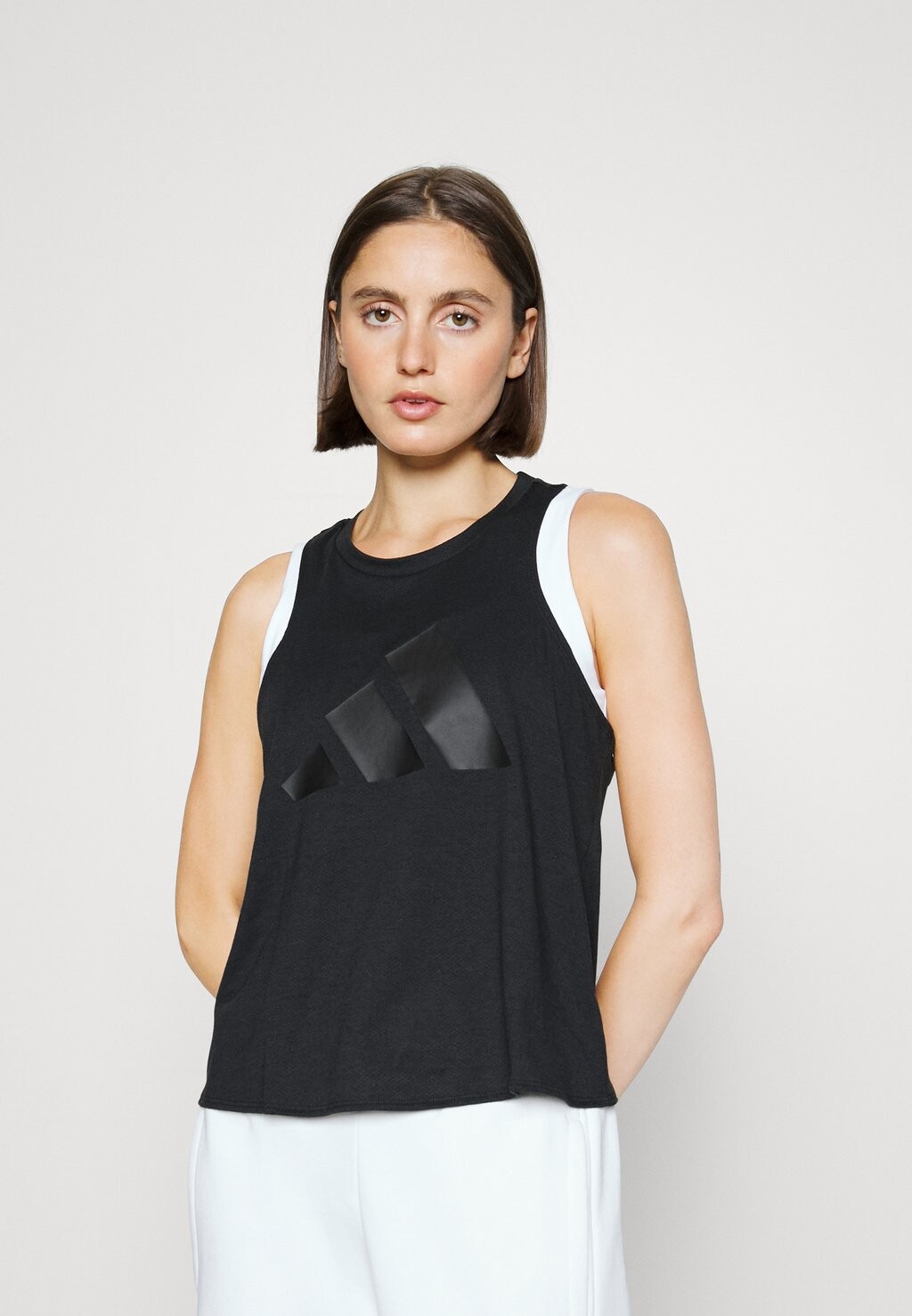 

Топ Adidas, черный