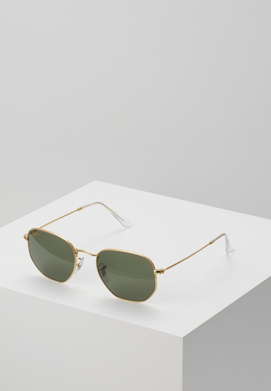 

Солнцезащитные очки Ray-Ban
