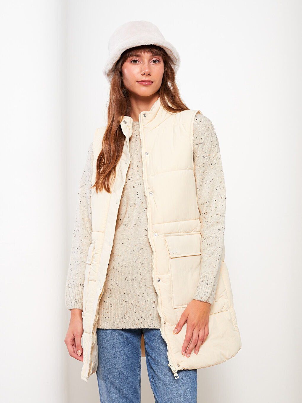 

Женский однотонный пуховик с высоким воротником LCW Modest, экрю.