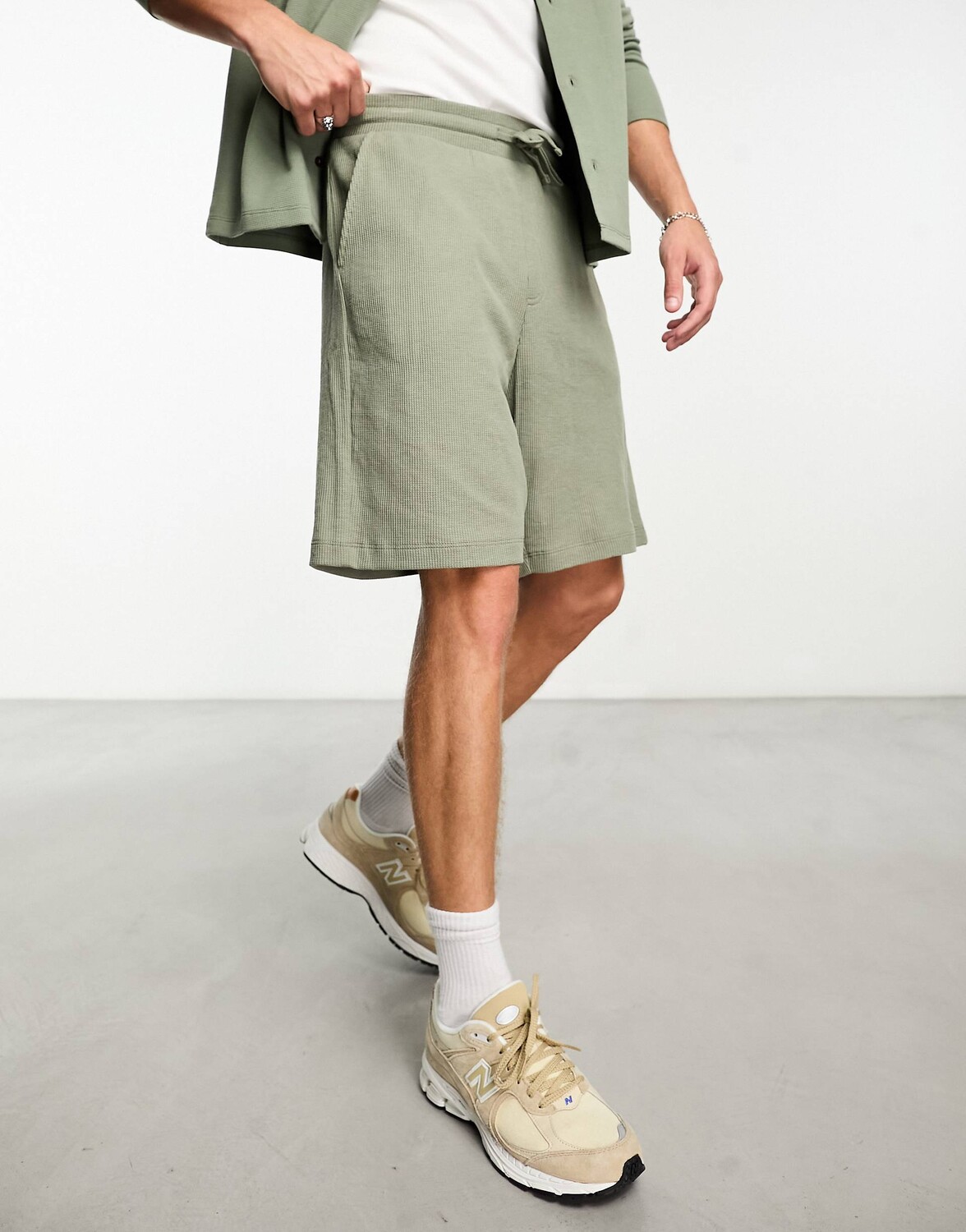 

Зеленые вафельные шорты оверсайз ASOS DESIGN ASOS DESIGN