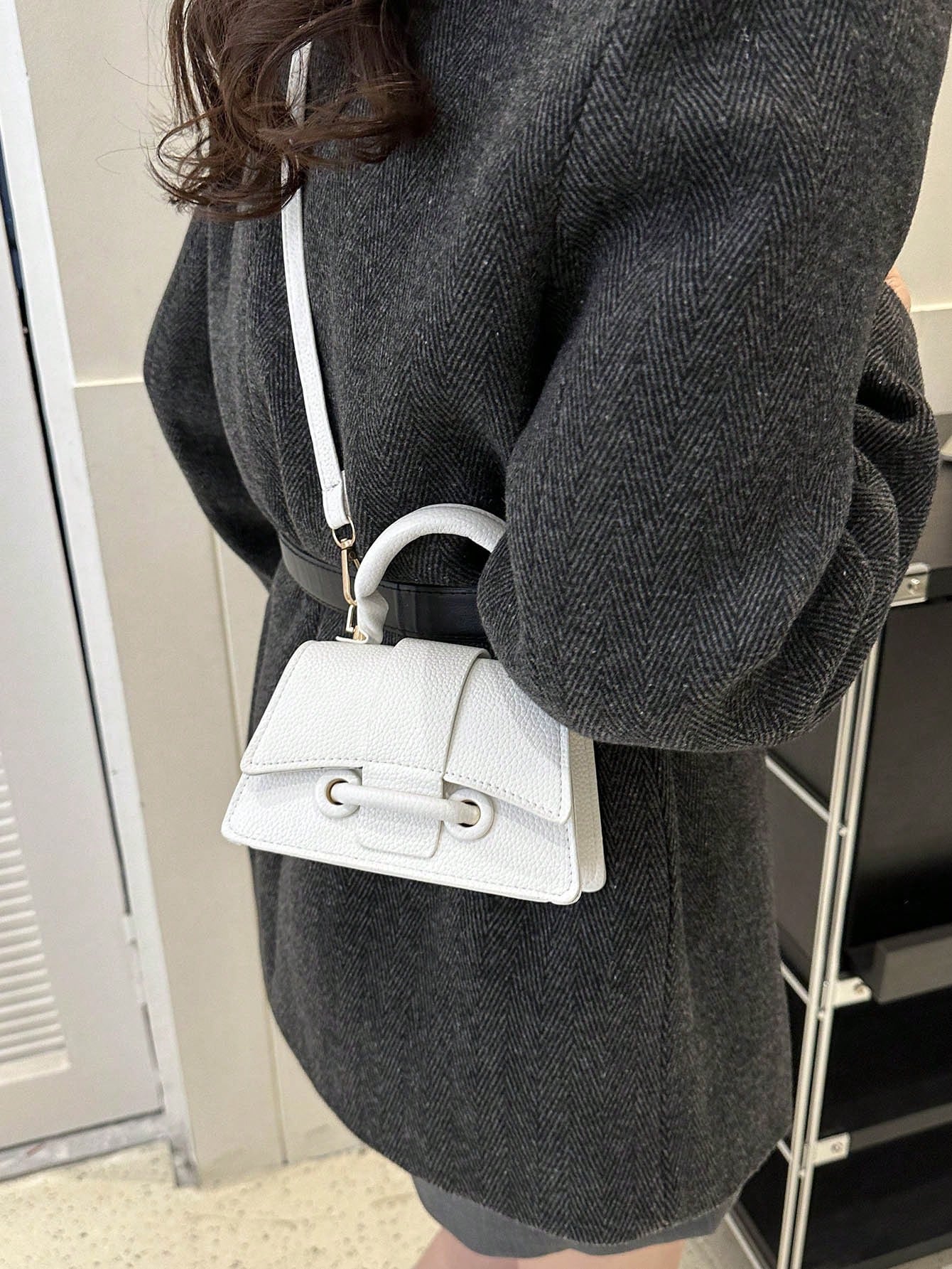 Модная повседневная сумка с одним отделением на шнурке с индивидуальным замком и возможностью переноски (сумка или сумка на ремне), белый