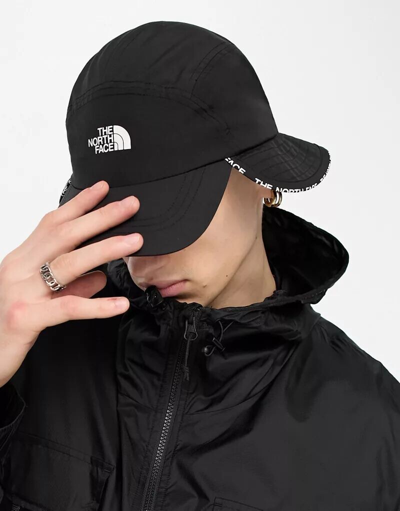 

Черная солнцезащитная кепка The North Face Cypress