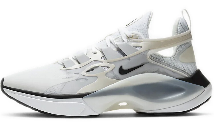 

Nike Signal D/MS/X Парус