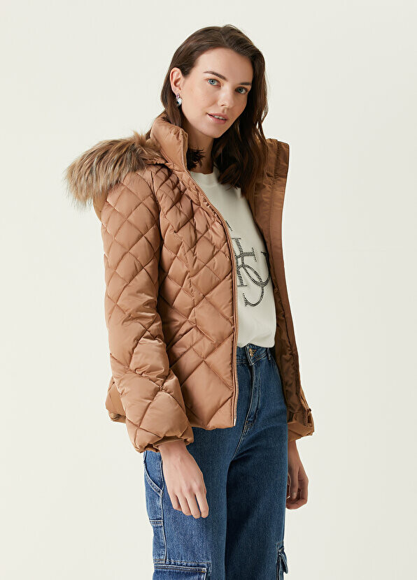 

Ольга бежевое стеганое пальто с капюшоном Guess, Бежевый