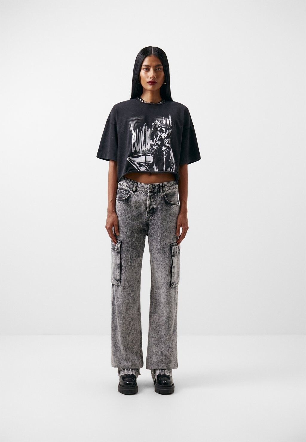 

Футболка с принтом Hugo X Bella Poarch Cropped Tee HUGO, черный