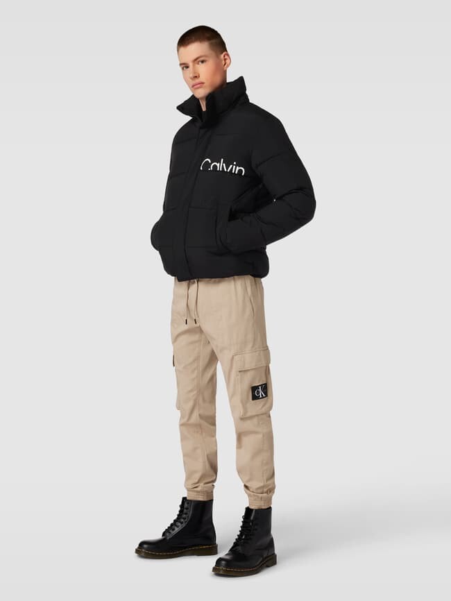 

Куртка с принтом этикетки Calvin Klein Jeans, черный