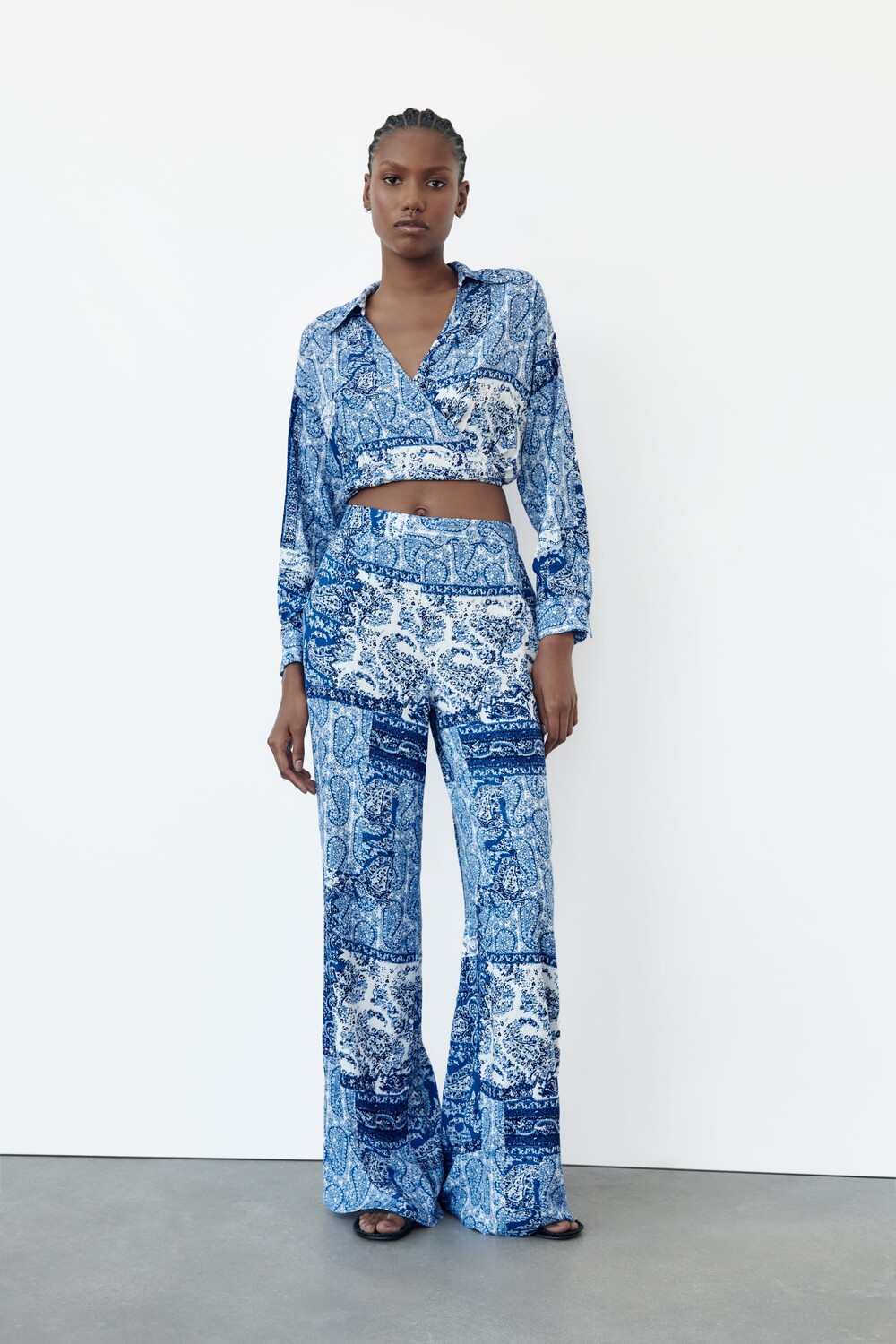 

Широкие брюки с принтом Zara, синий/белый
