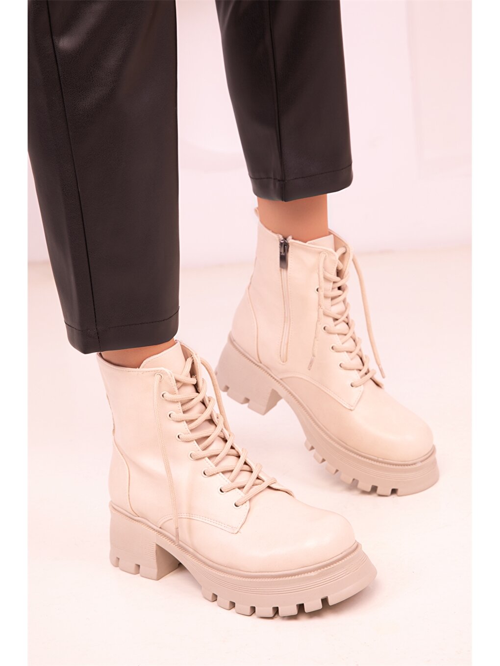 Кожаные женские ботинки на молнии Soho Exclusive, бежевый