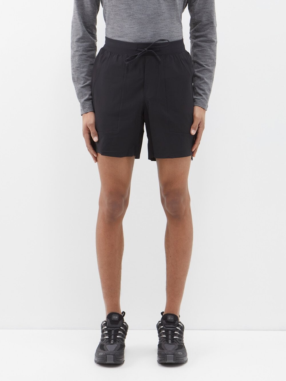 

Лицензия на обучение 7-дюймовые шорты из переработанной кожи Lululemon, черный