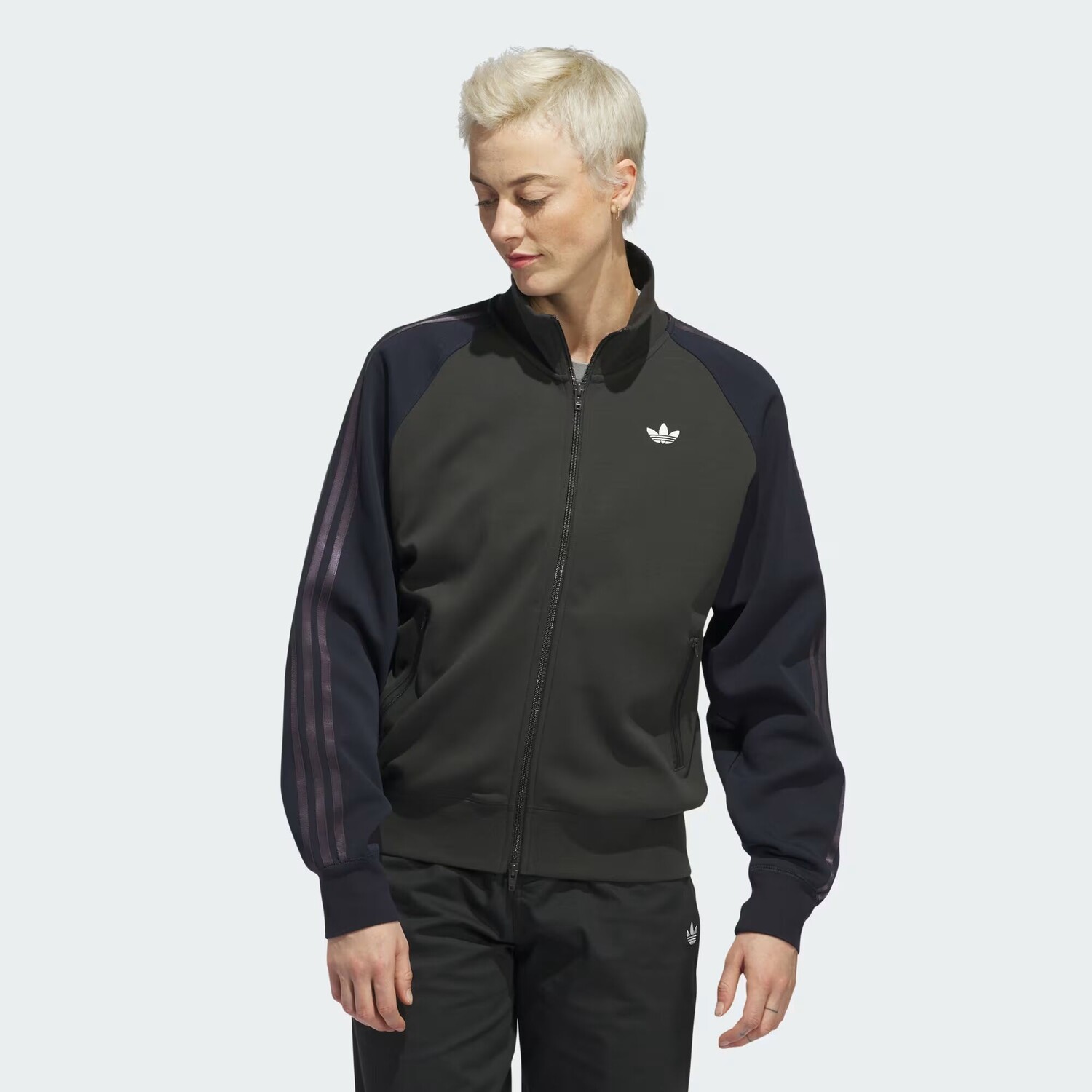 

Женская куртка для скейтбординга Adidas, цвет Carbon/White