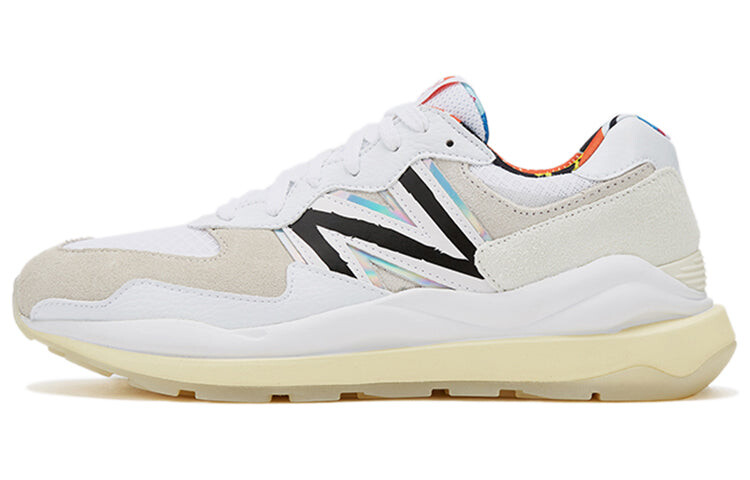 

Кроссовки New Balance 57/40, серый / белый