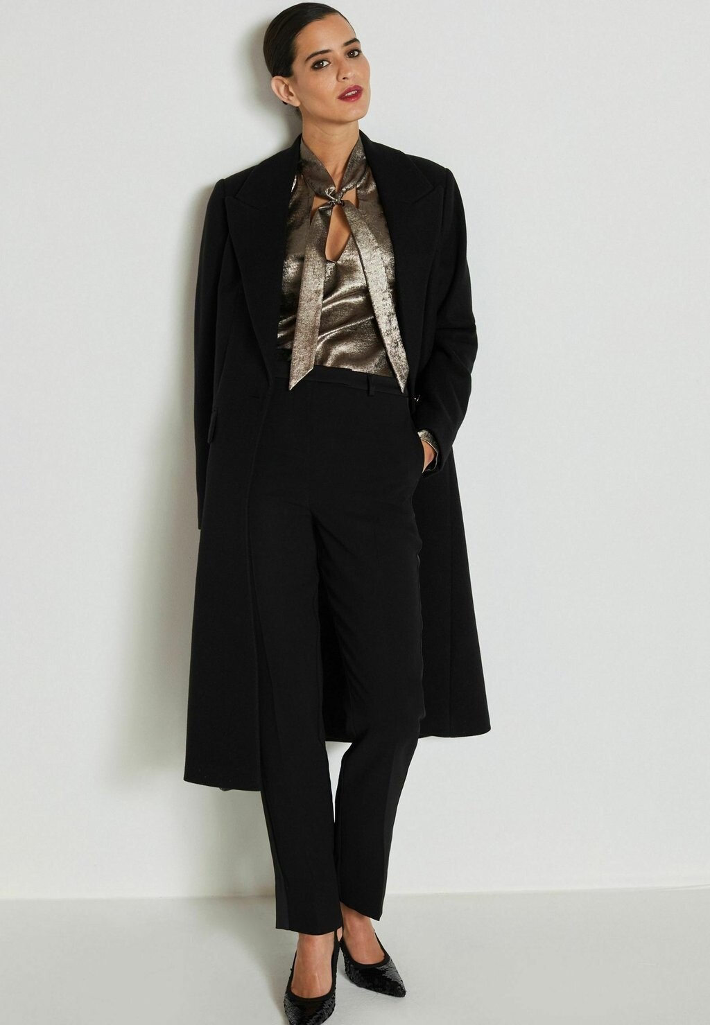 

Пальто классическое Revere Collar Standard Next, черный