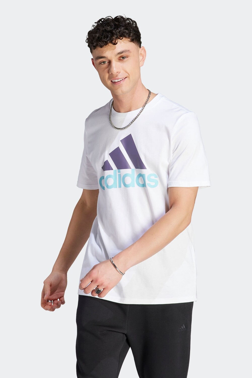 

Sportswear Essentials из трикотажа с большим логотипом adidas, белый