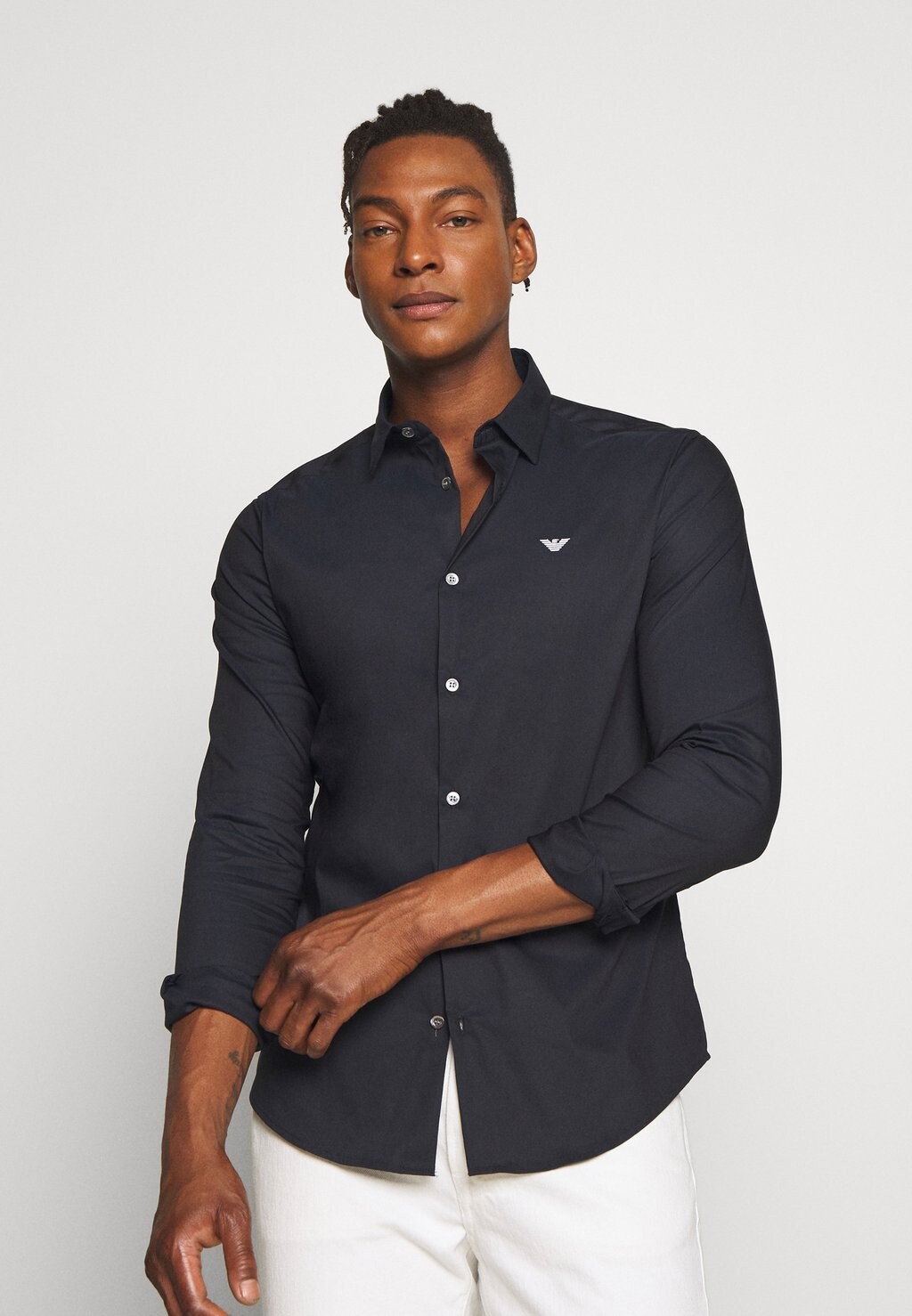 

Рубашка ЭКСКЛЮЗИВНЫЙ КОНТРАСТНЫЙ ЛОГОТИП Emporio Armani, темно-синий