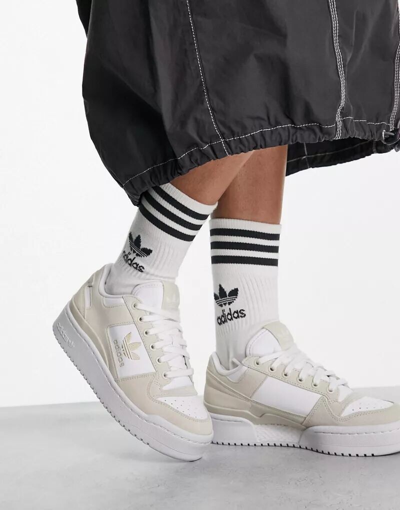 

Серо-белые кроссовки adidas Originals Forum Bold