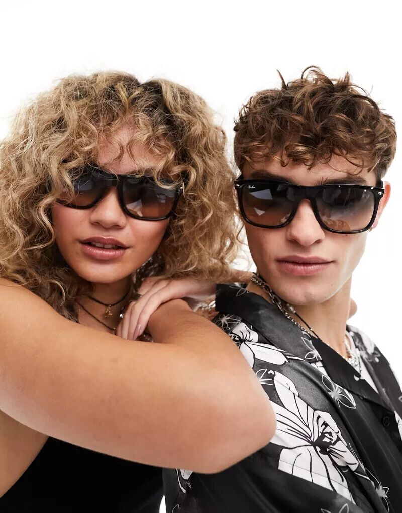 

Черные квадратные солнцезащитные очки-бойфренды Ray-Ban