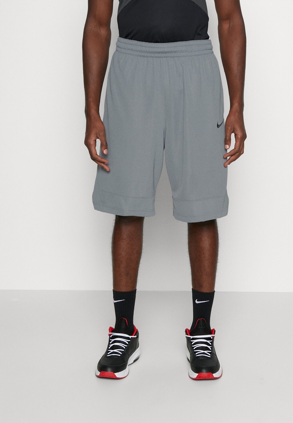 

Спортивные шорты Nike