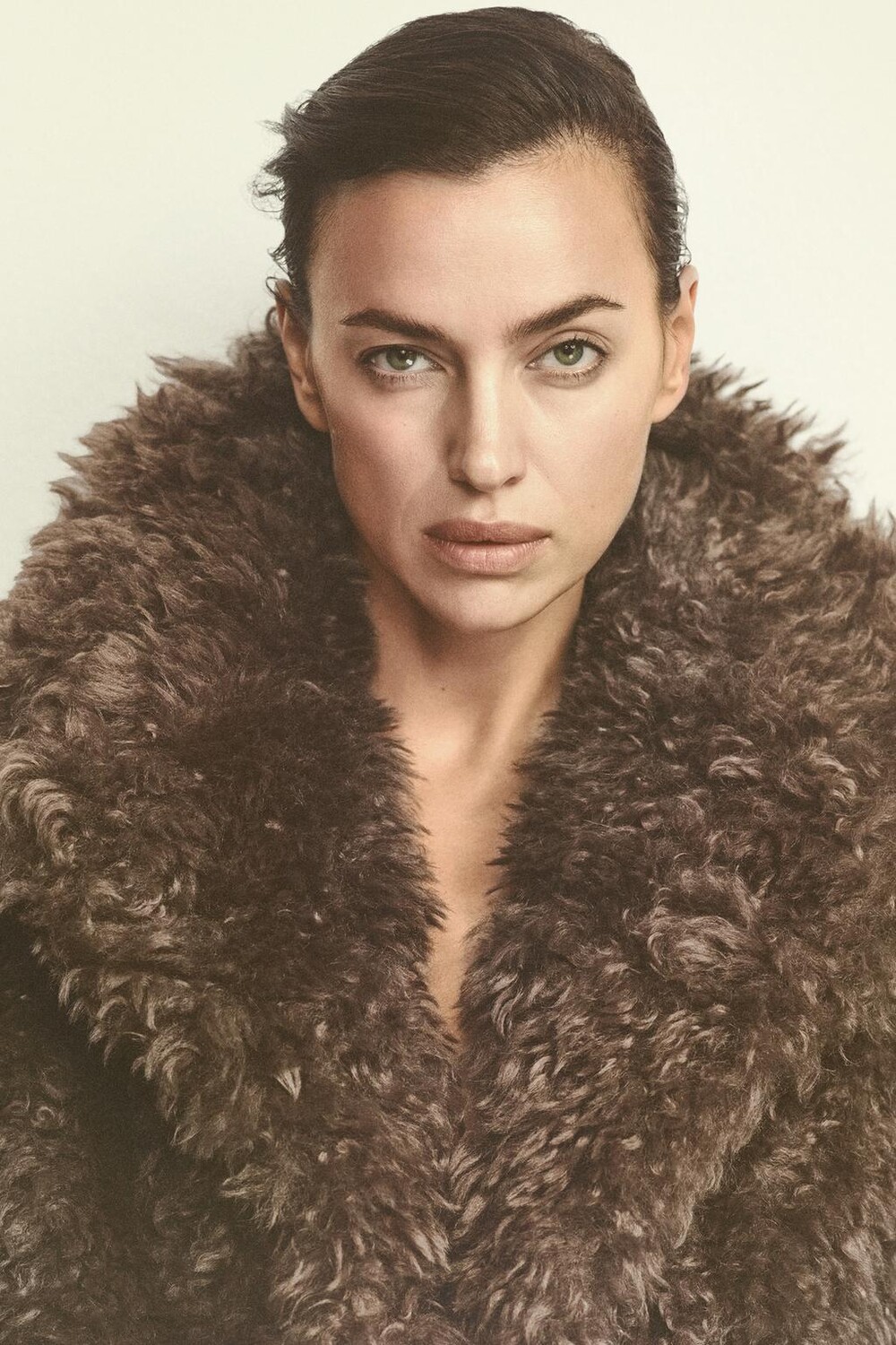 

Короткое пальто из искусственного меха ZARA, цвет chocolate
