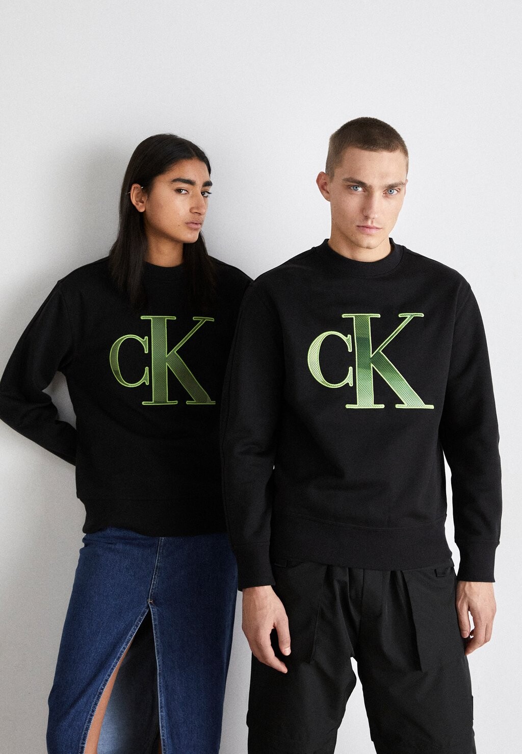 

Толстовка Perforated Monologue Crew Neck Unisex Calvin Klein Jeans, черный