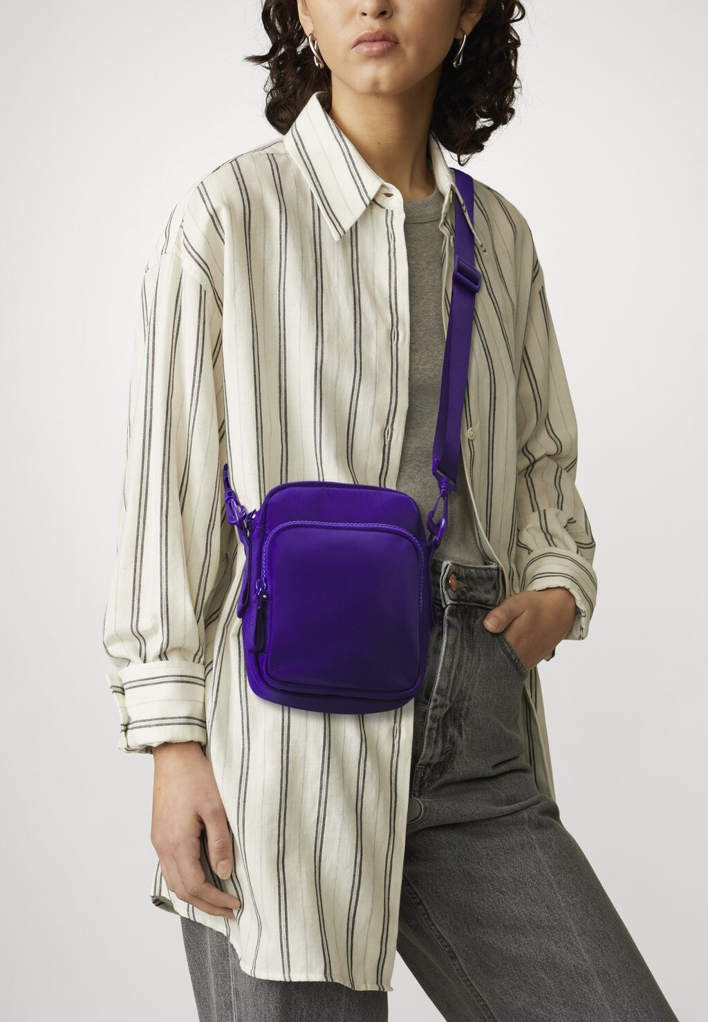 

Сумка Monki LOU BAG, цвет lilac purple bright
