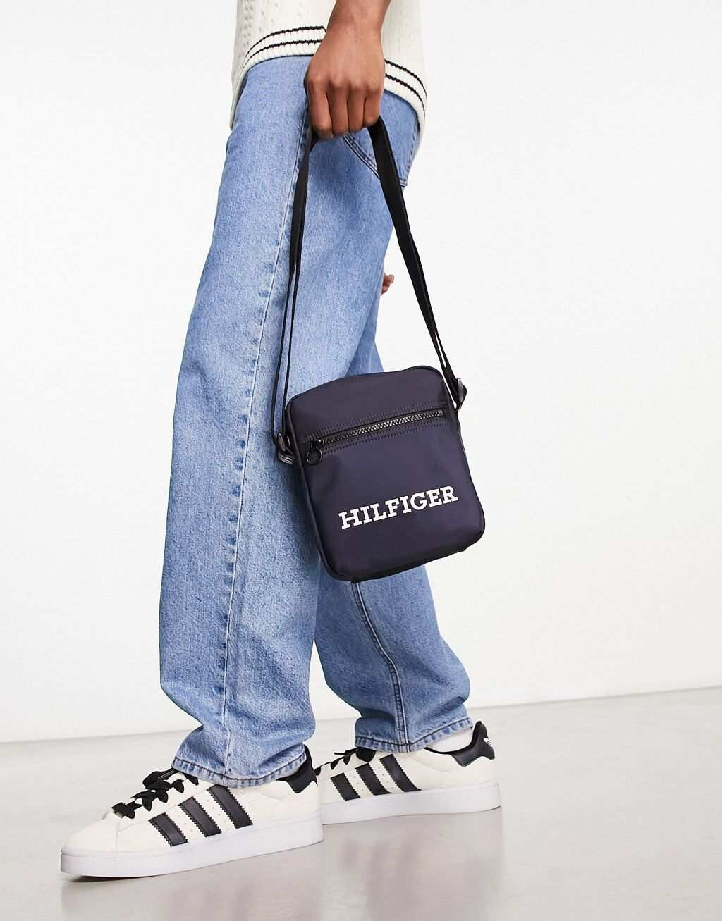 

Синяя мини-сумка для репортеров Tommy Hilfiger