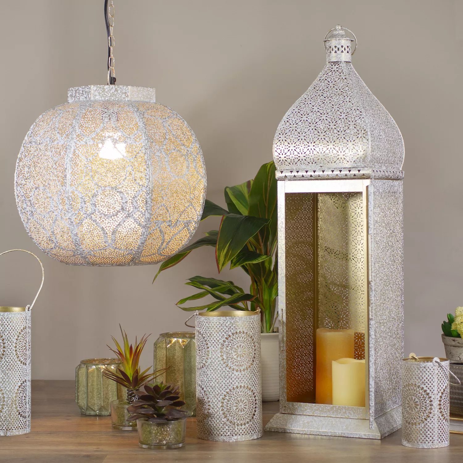 30,5-дюймовый белый и золотой напольный фонарь со свечой в марокканском стиле
