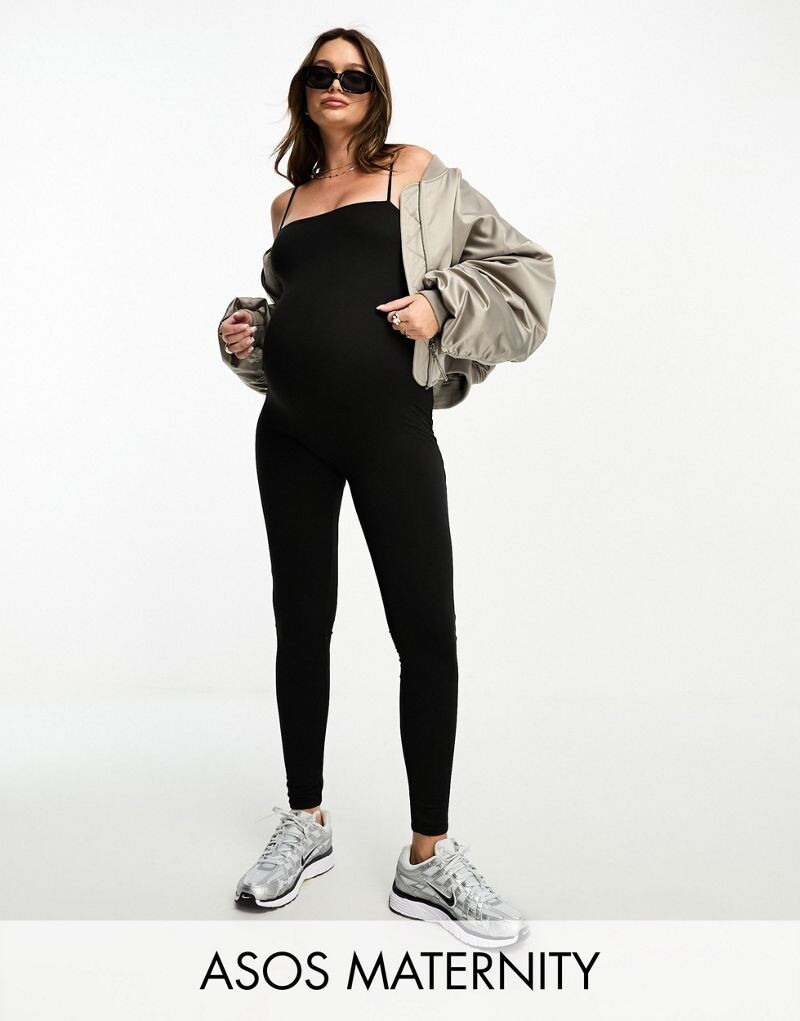 

Черный комбинезон из мягкого материала с ремешками ASOS DESIGN Maternity