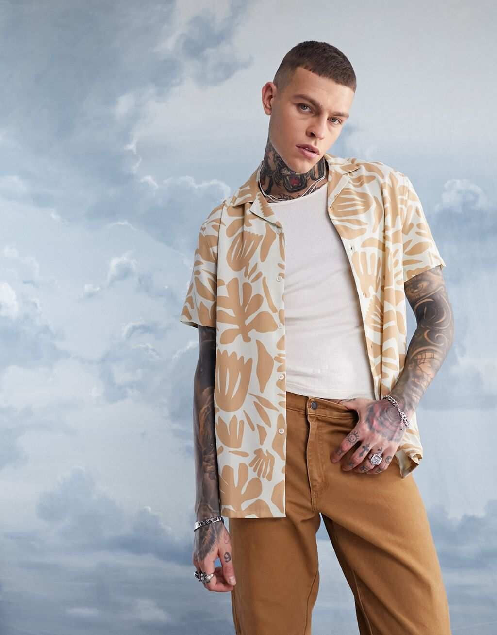 

Свободная рубашка бежевого цвета с абстрактным принтом ASOS DESIGN