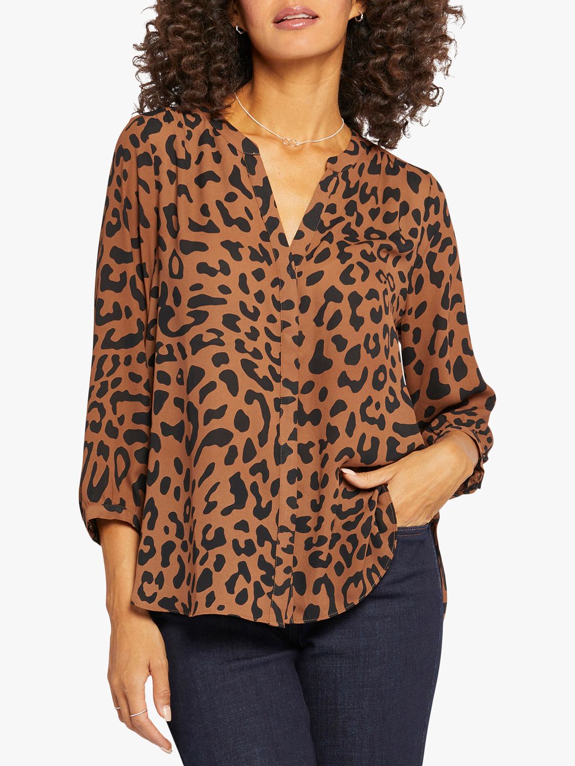 цена Леопардовая блузка с защипами NYDJ, афина