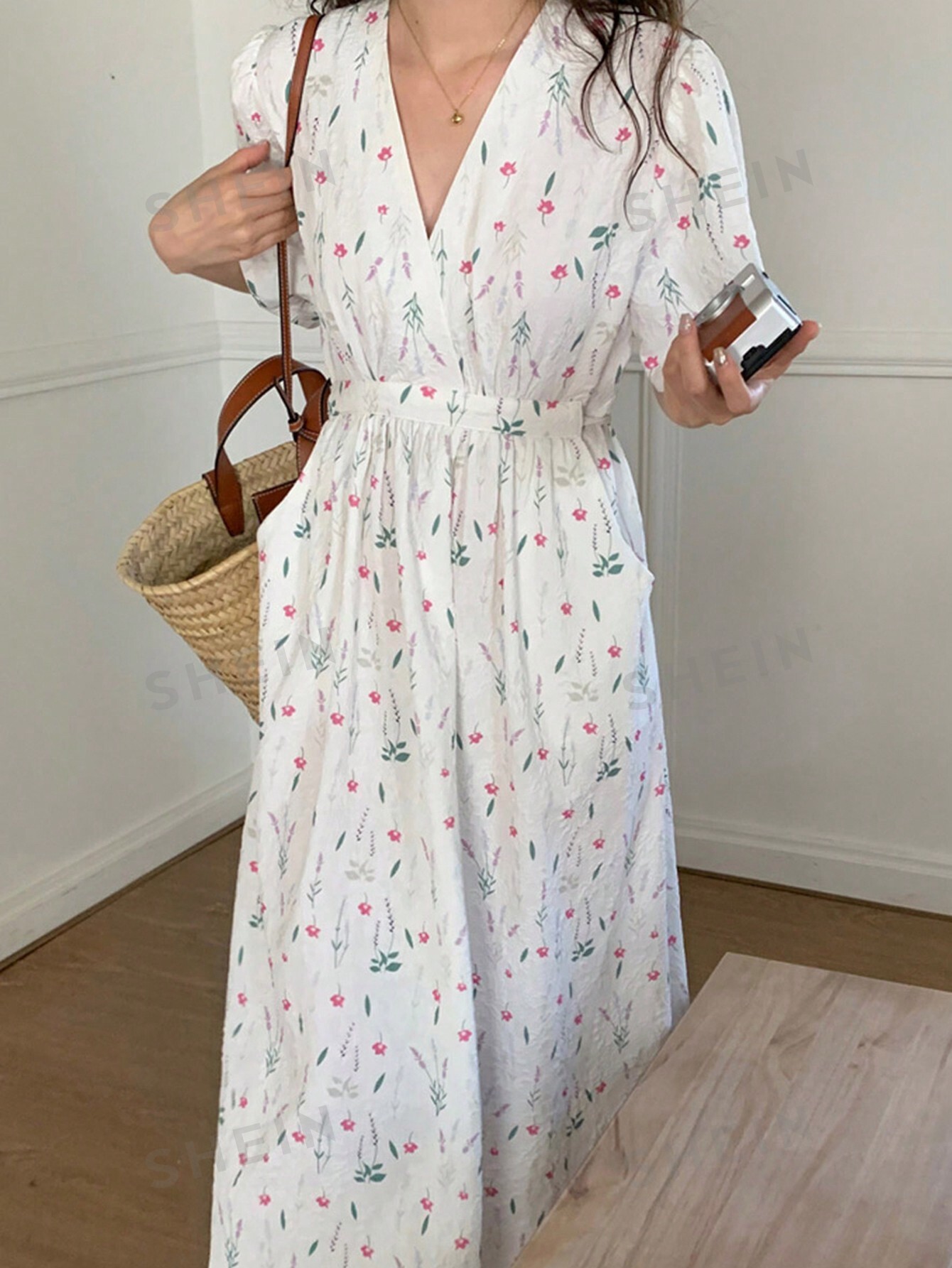 DAZY Женское платье с цветочным принтом и карманами, белый женское платье с леопардовым принтом повседневное платье с карманами весна лето 2023