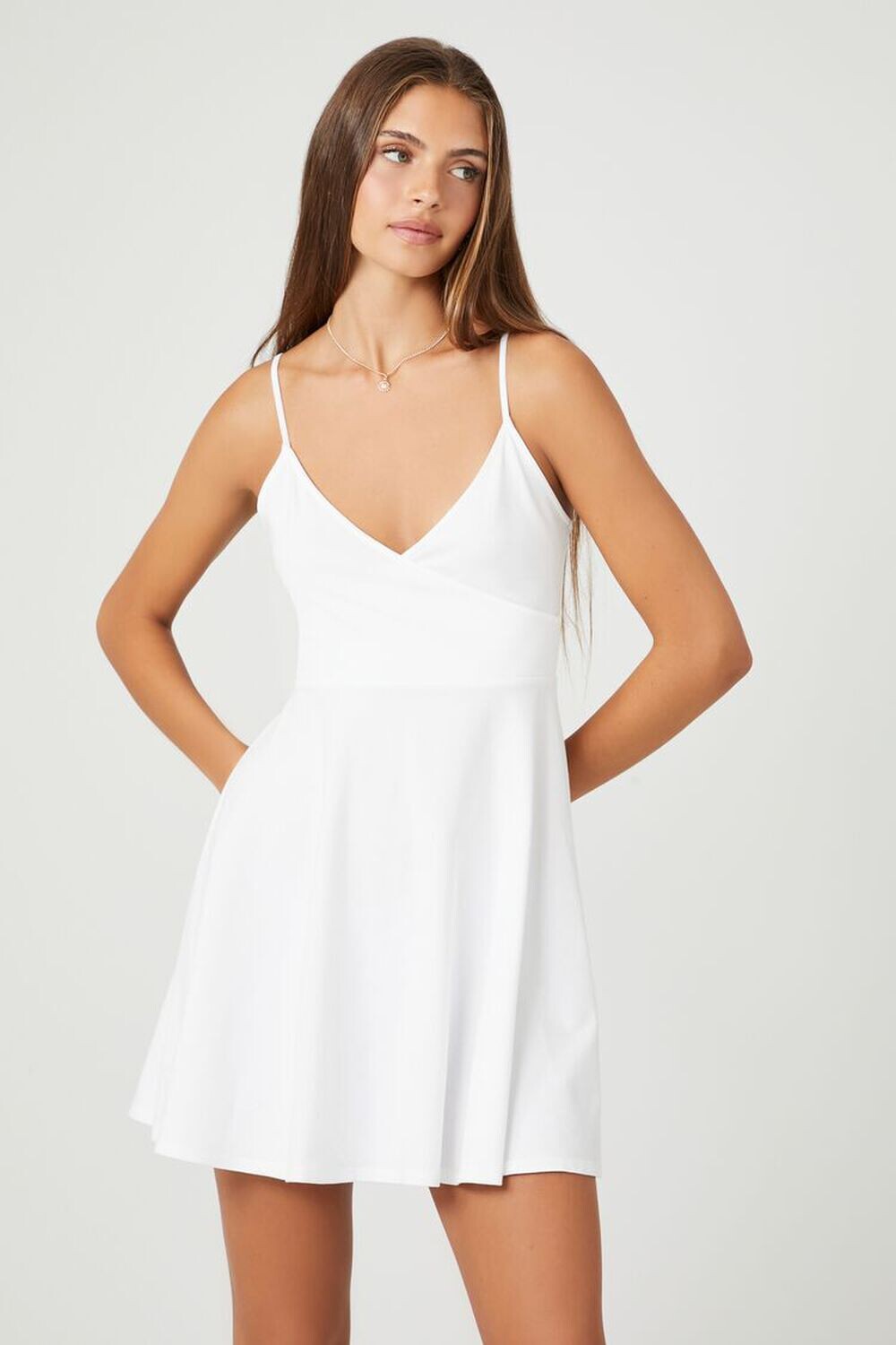 

Мини-платье Surplice с расклешенной юбкой Forever 21, белый