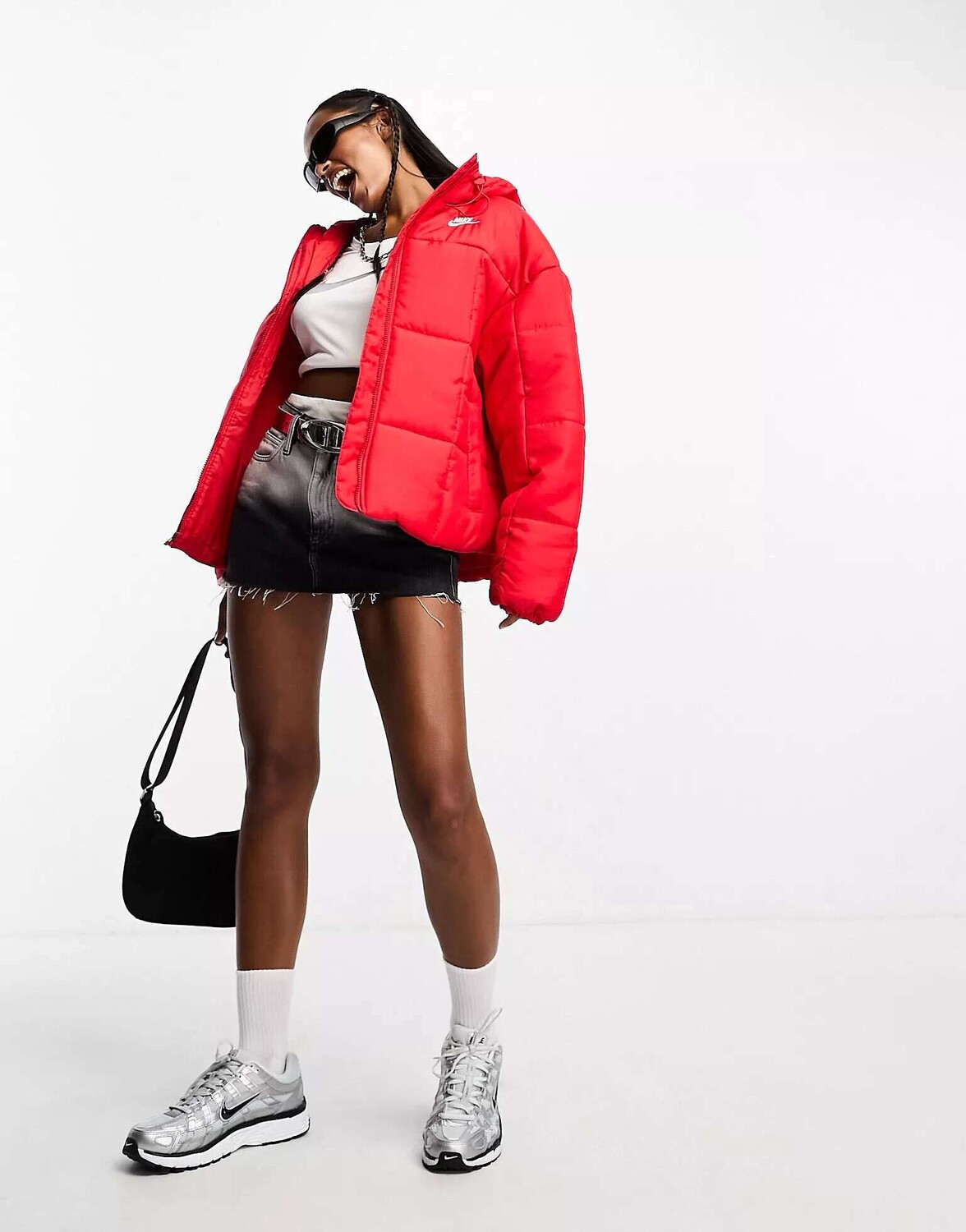 

Классическая пуховик Nike красного цвета (университетский), Красный