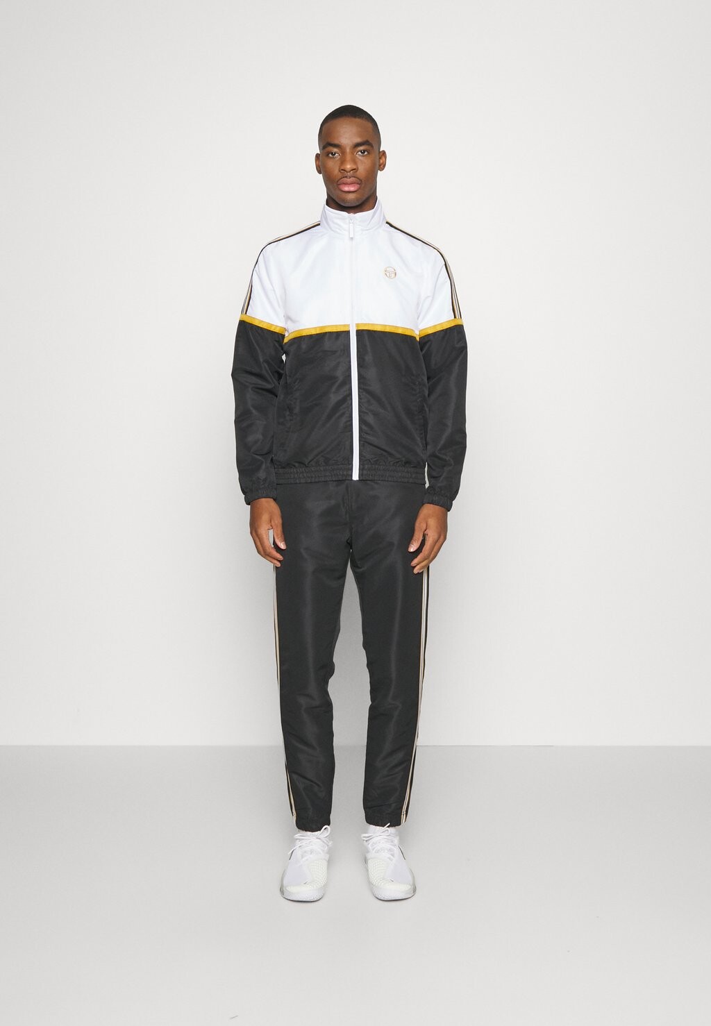 

Спортивный костюм Sergio Tacchini